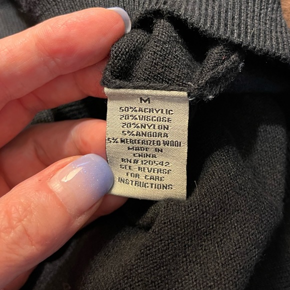 NWOT. Women’s Remain hooded sweater with batwing sleeves. - Picture 5 of 5